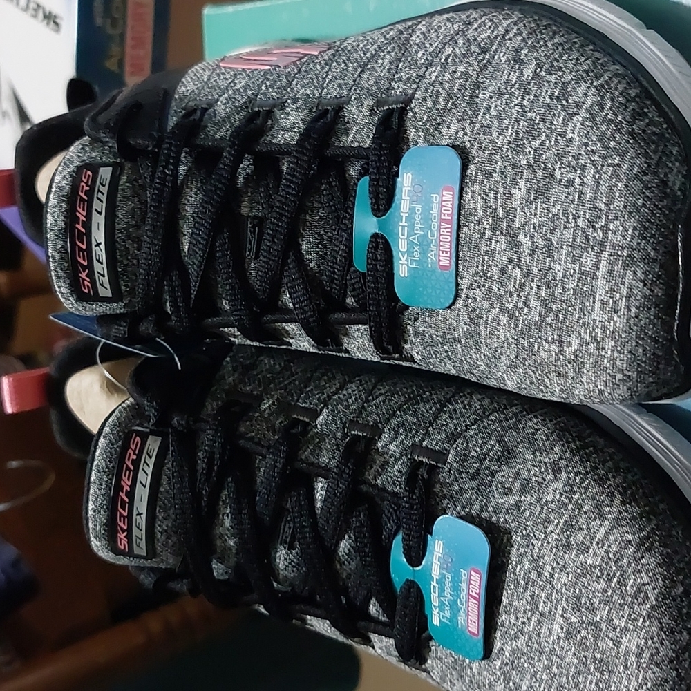 Sketchers  Flex Shoes   Sz 9 lace up